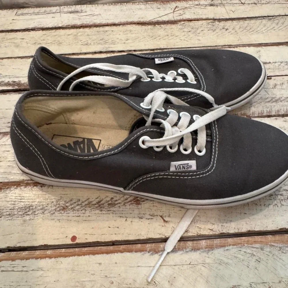 Vans Authentic Charcoal Gray Canvas Low Top Skate Sneakers Women 6.5 Men 5.0